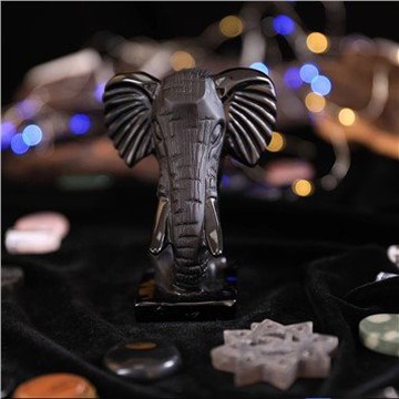 Prírodné krištáľové remeslo vyrezávané slon