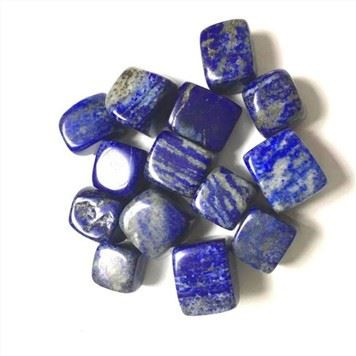 Doğal Lapis Lazuli Yuvarlanan Taş